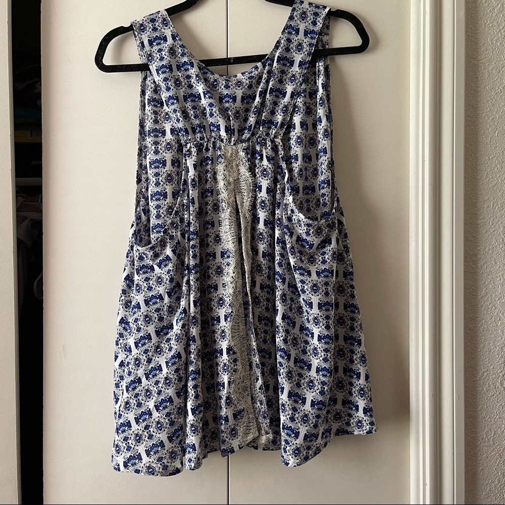 Umgee Sleeveless Blouse Size L - Picture 2 of 5